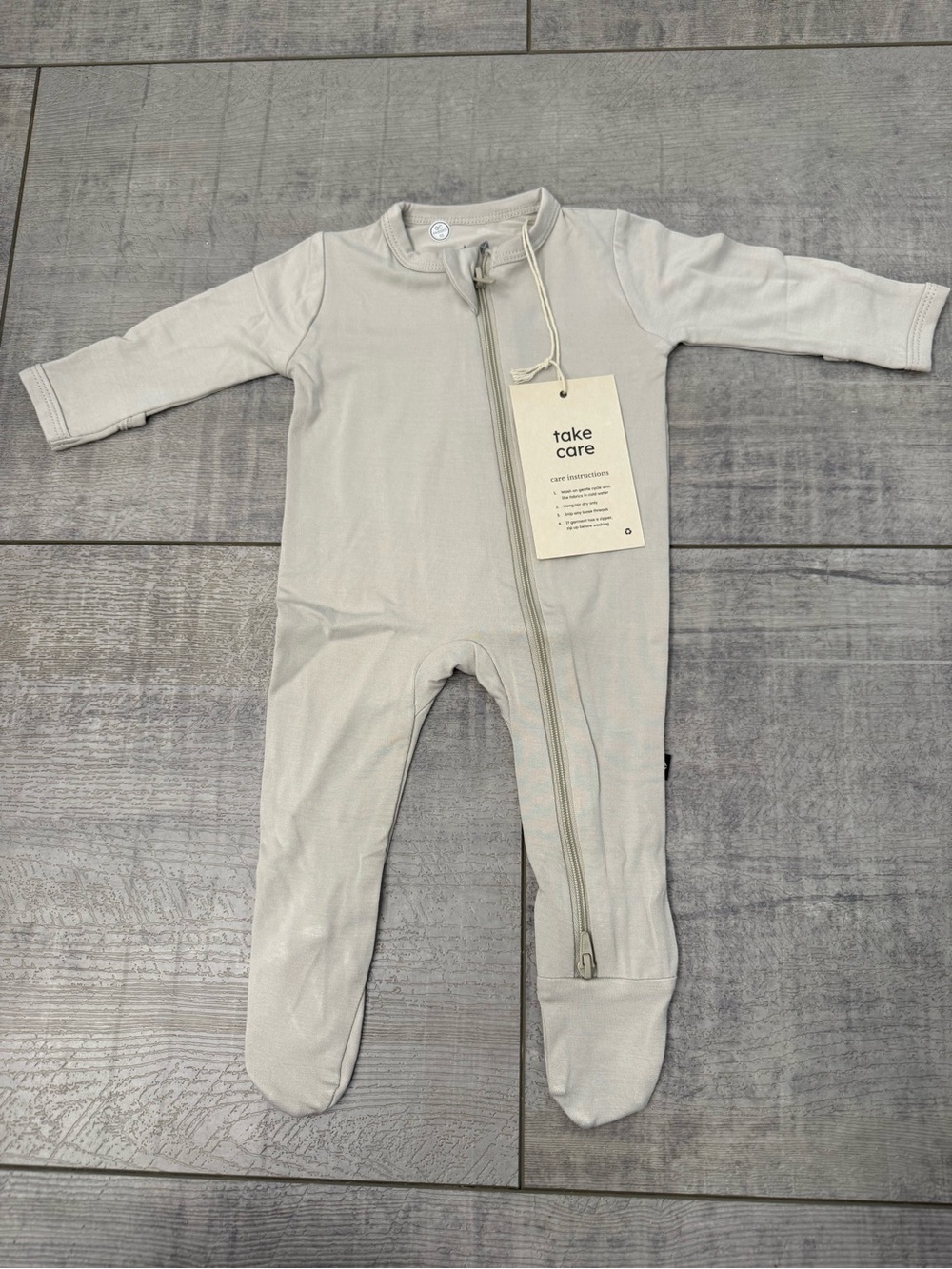 NEW Kyte Baby Zippered Bodysuit In Gender Neutral Oat Size New Born